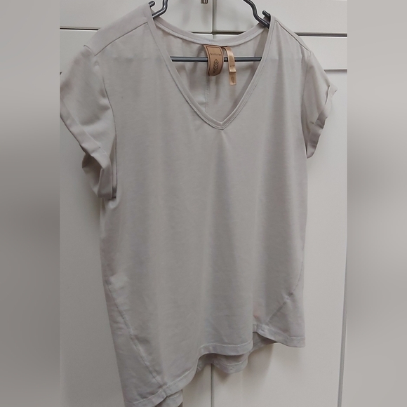 Indygena cap sleeved top - Picture 9 of 9